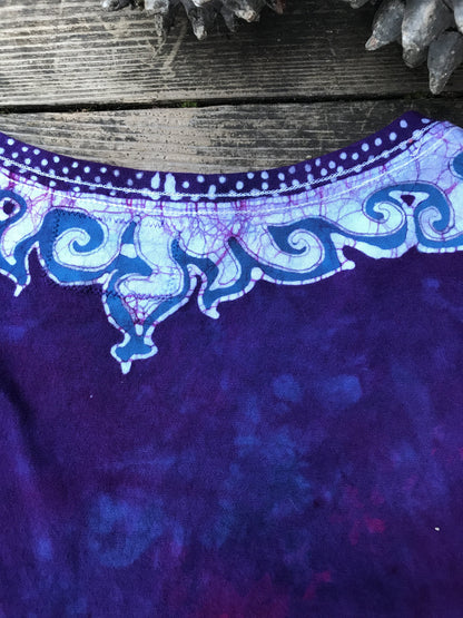 Garland Of Hyacinth Swirls Handmade Batik Summer Vneck Tee - Plus Size - 2X