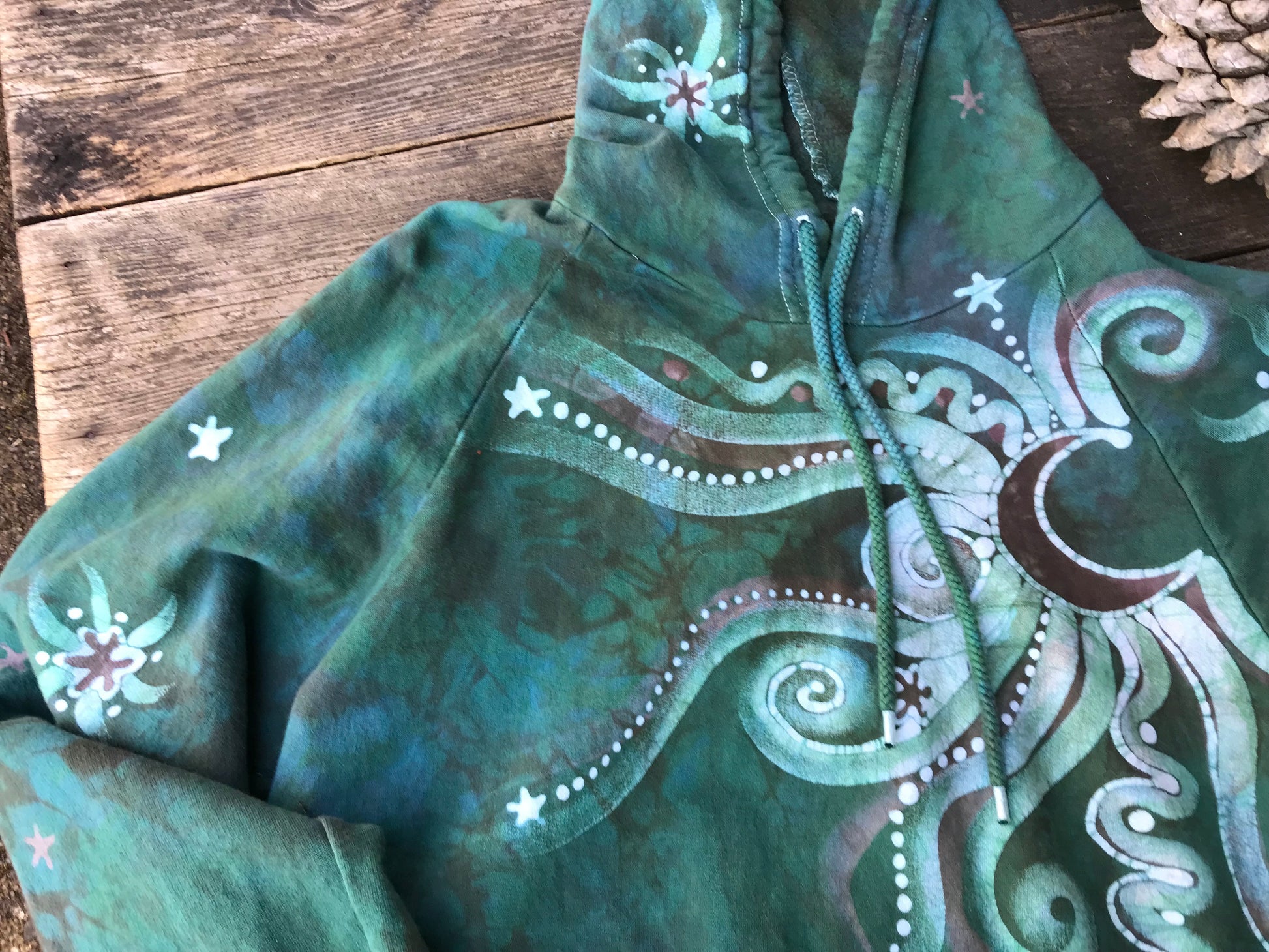 Green Valley Moonbeams Pullover Batik Hoodie in Organic Cotton - Size Medium hoodie batikwalla 