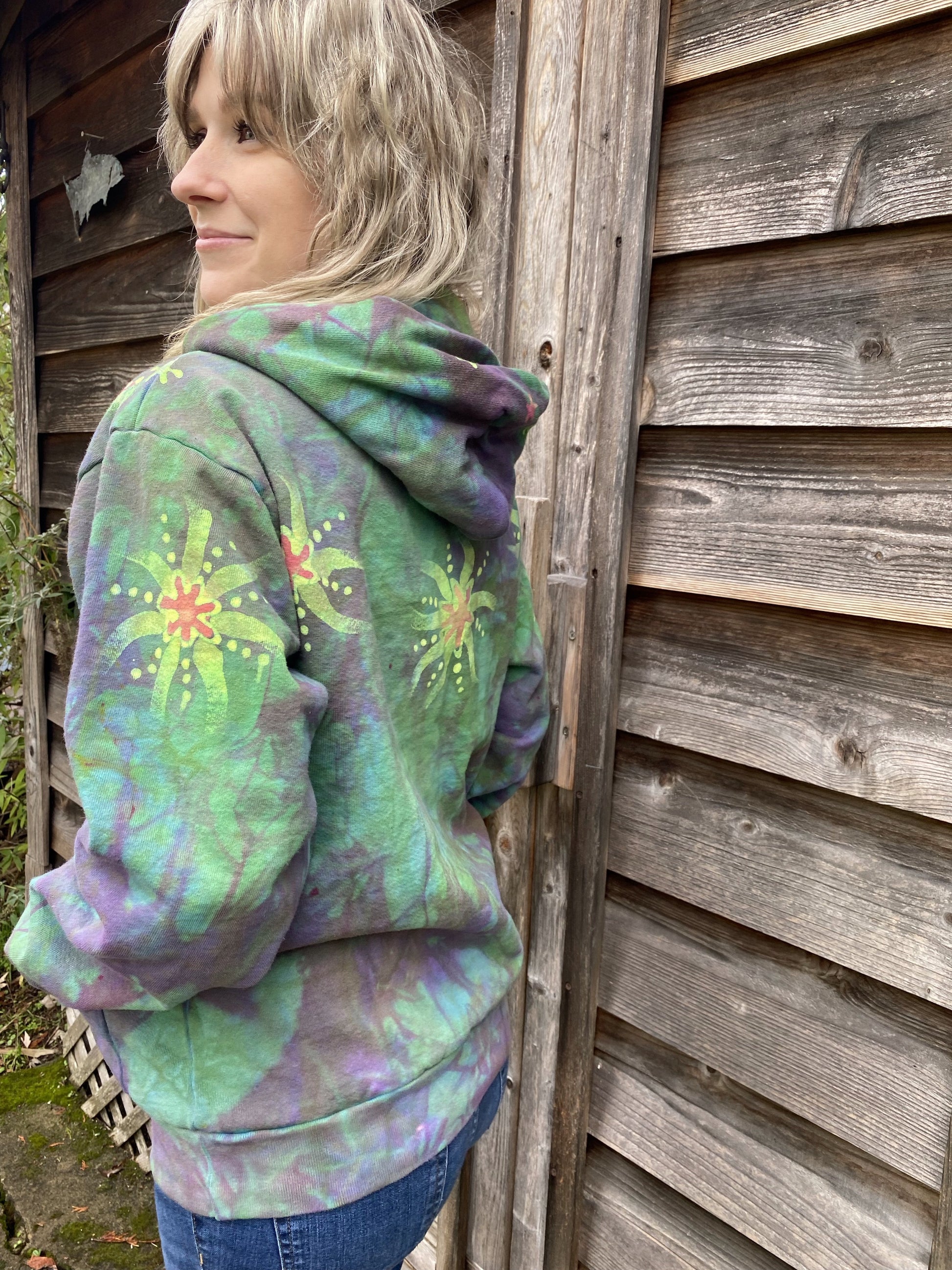 Made for Cam C, MEMBER EXCLUSIVE Sunrise Starburst in Sea Glass Green Pullover Hoodie in size Large hoodie batikwalla 