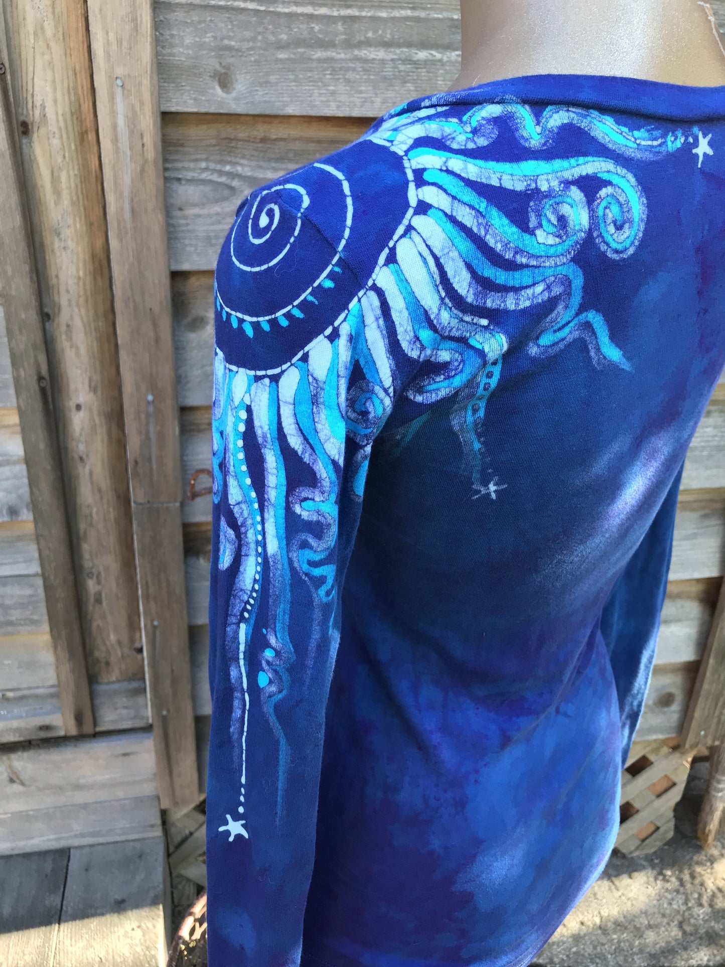 Sky Blue Shoulder Swirl Long Sleeve Batik Top