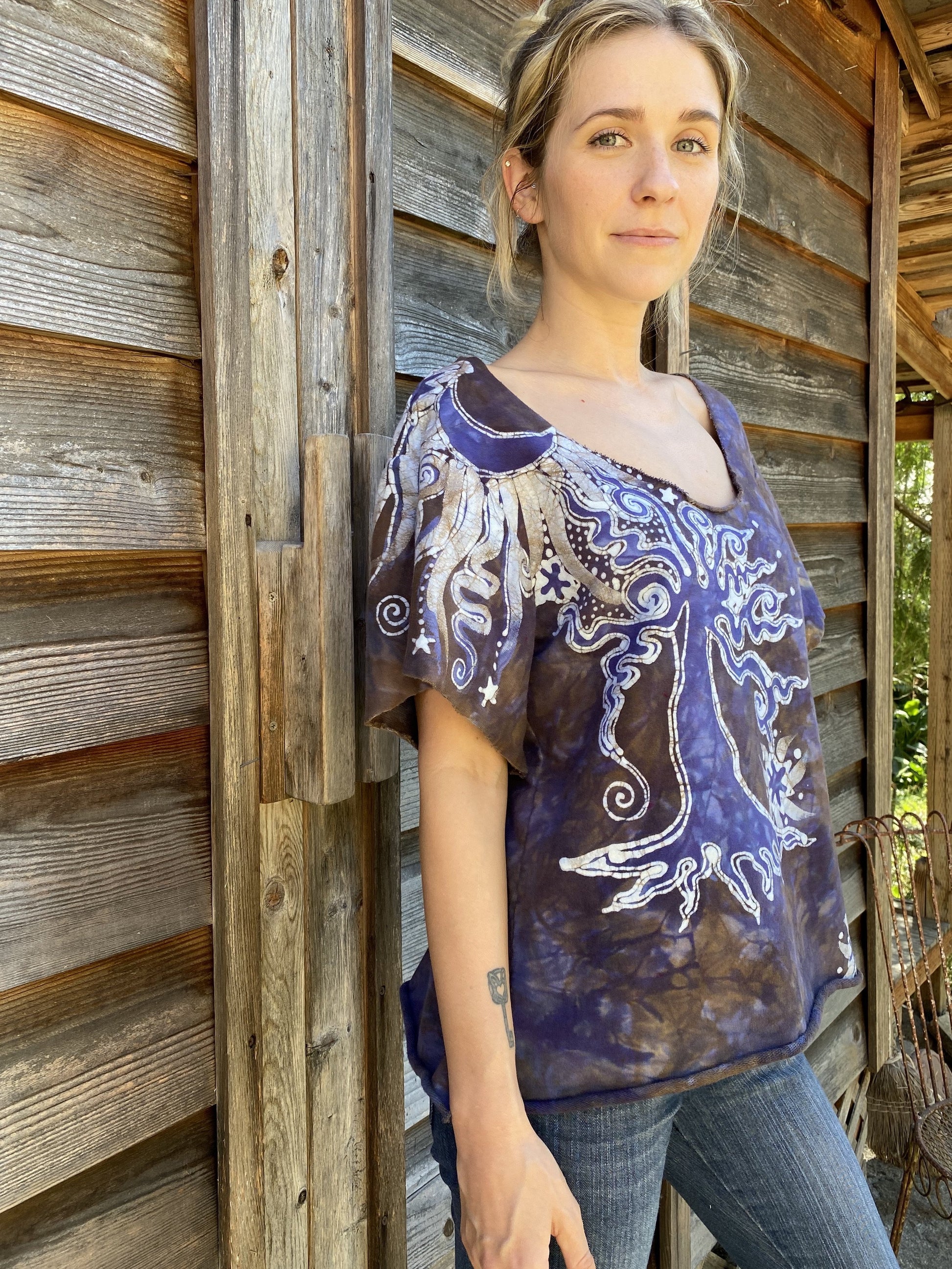 Earth and Sky Organic Cotton Handmade Batik Top, Size Large Batik Dresses Batikwalla 
