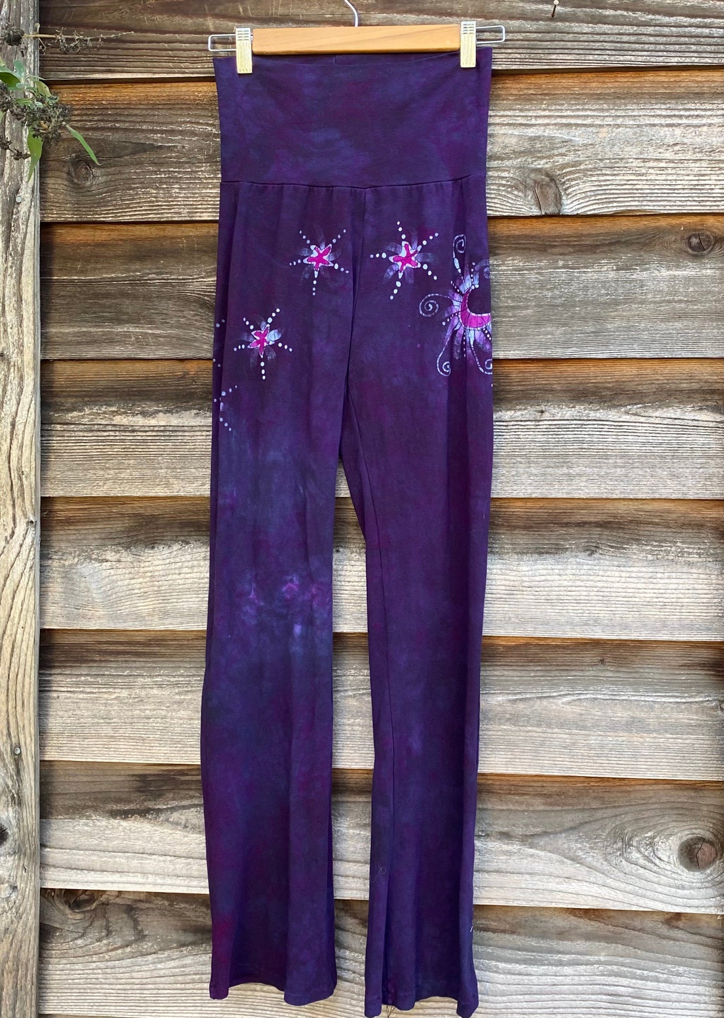 Purple Passion Moonflower Stars Stretchy Yoga Pants - Size XS (long legs) batikwalla XS 