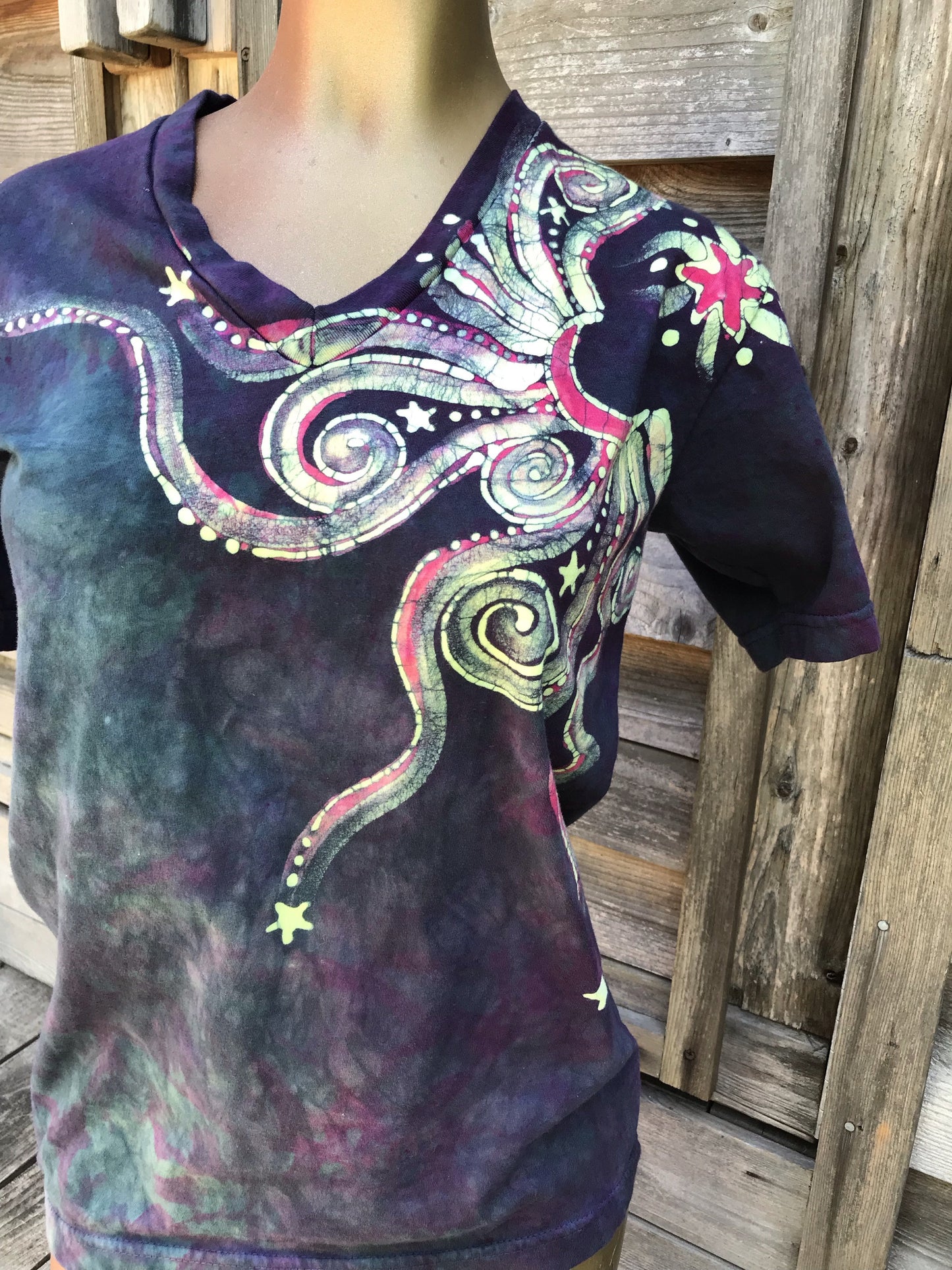 The Stars Will Guide Us Vneck Tee in Purple - Sale Basket Size XS Batikwalla by Victoria 