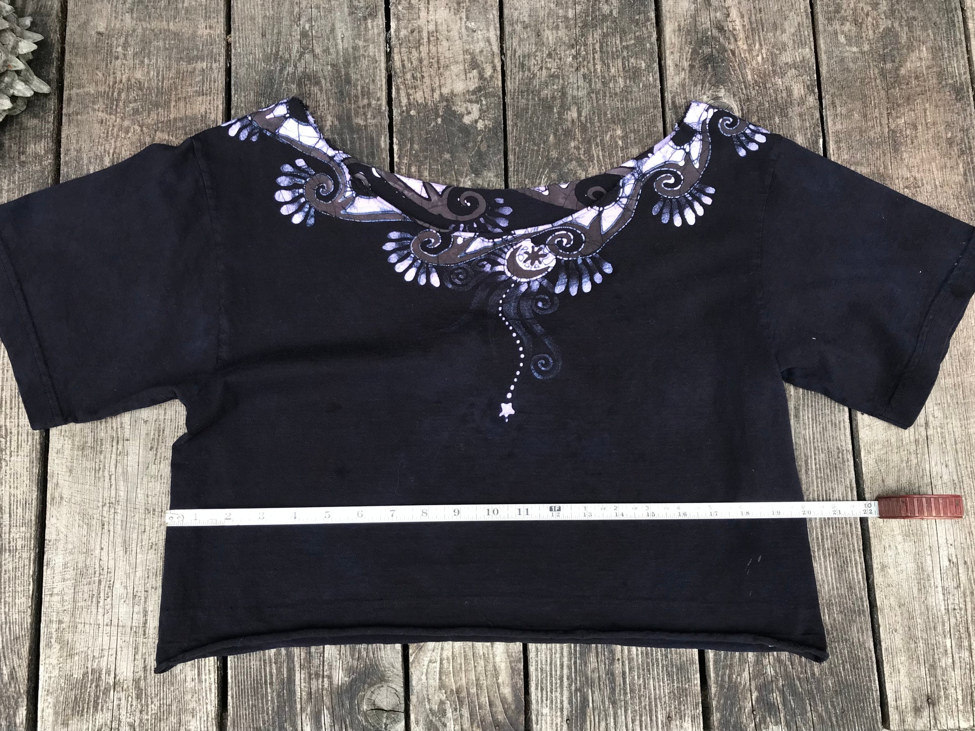 Perpetual Waves of Onyx Oversize Crop Top Shirts & Tops Batikwalla by Victoria 